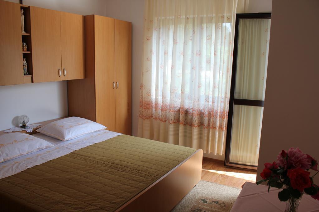 Rooms Teklic Ровин Екстериор снимка